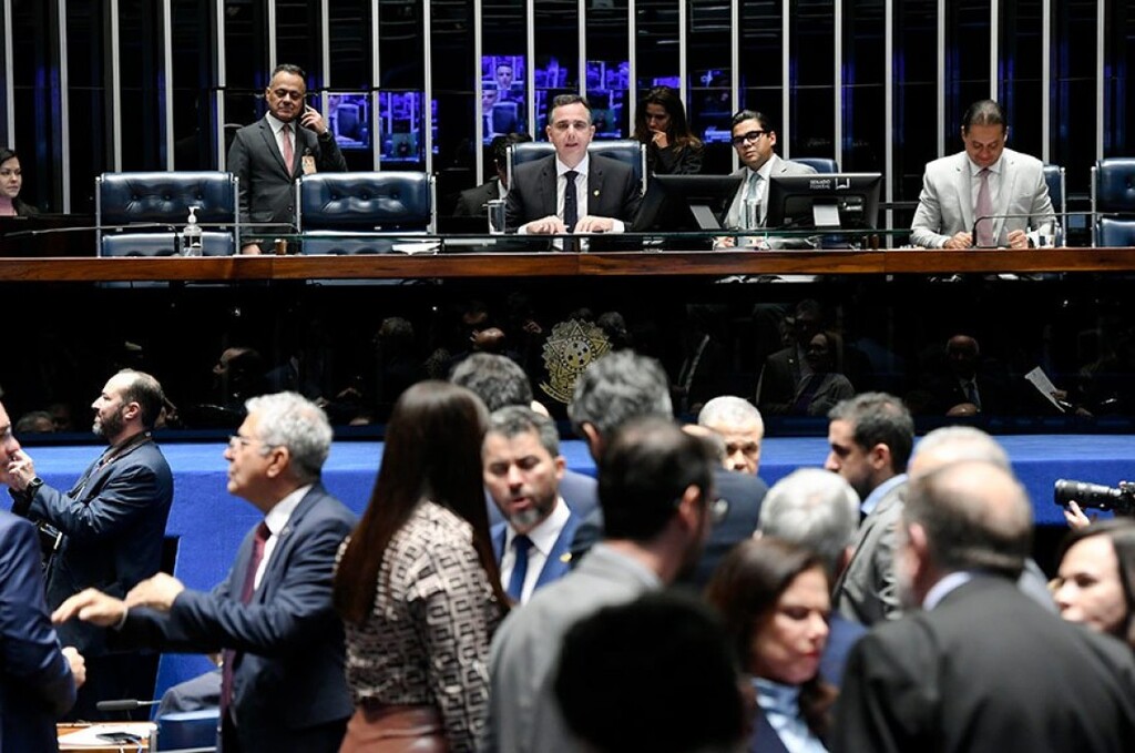 Jefferson Rudy / Agência Senado - Senador Rodrigo Pacheco (PSD/MG), autor da proposta, comandou a sessão deliberativa