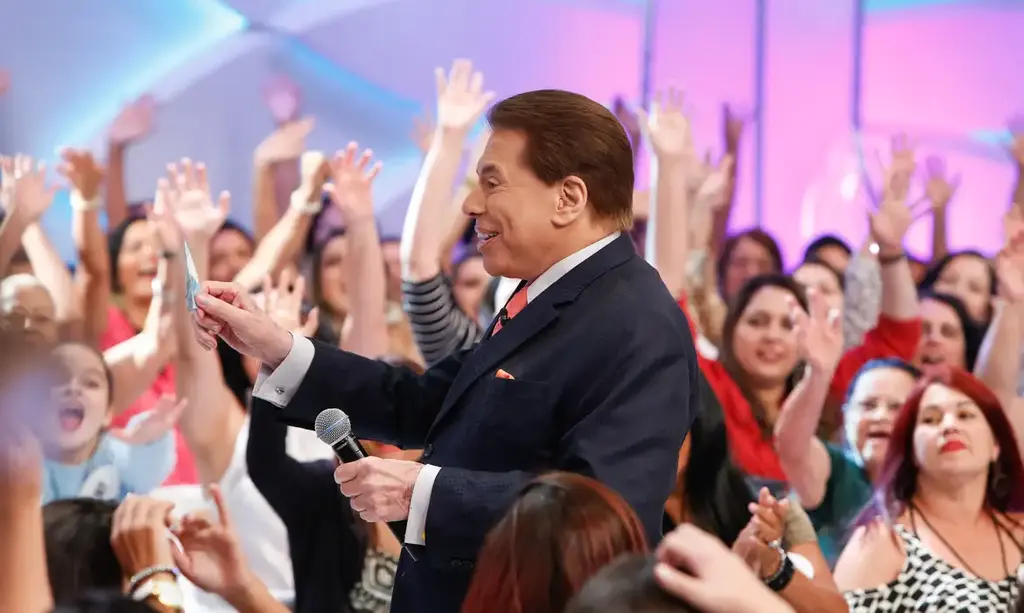 O comunicador e empresário Silvio Santos  morre aos 93 anos,