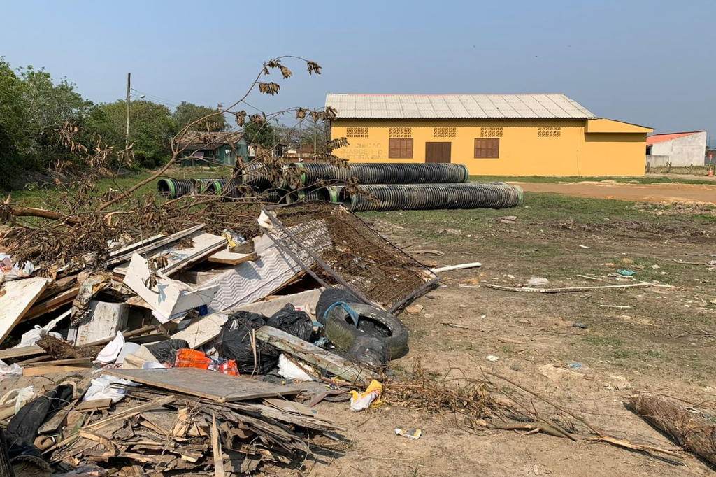 (Imagem RSC Portal) - Lixo acumulado em área de Nova Brasília preocupa moradores