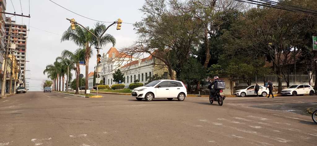 título imagem Secretaria de Mobilidade Urbana se manifesta após pane em sinaleiras de Santa Maria