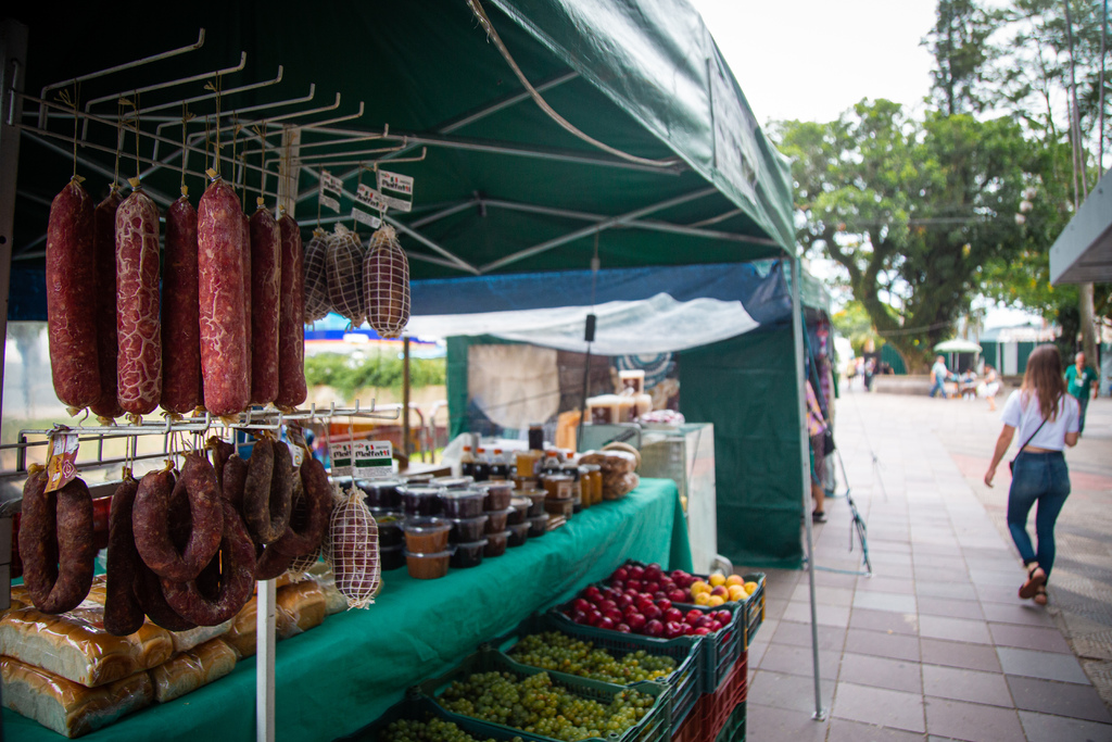 Frutas, verduras e produtos coloniais: veja a agenda de feiras desta semana em Santa Maria