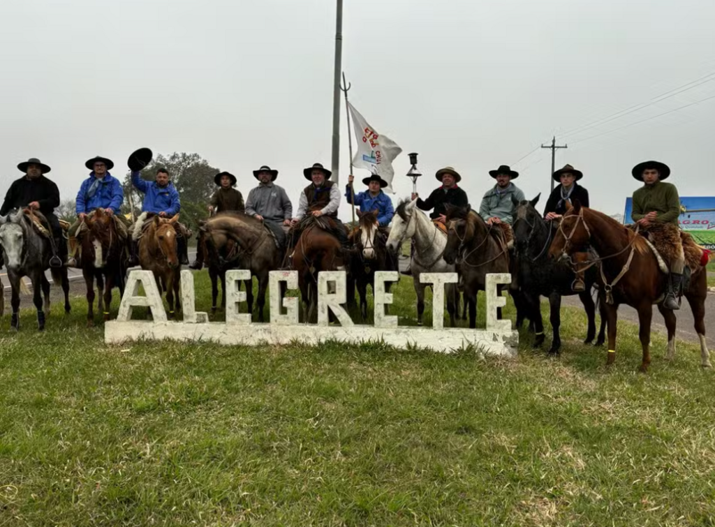 Ação entre amigos vai presentear tradicionalistas que perderam cavalos intoxicados por planta nativa em Rosário do Sul