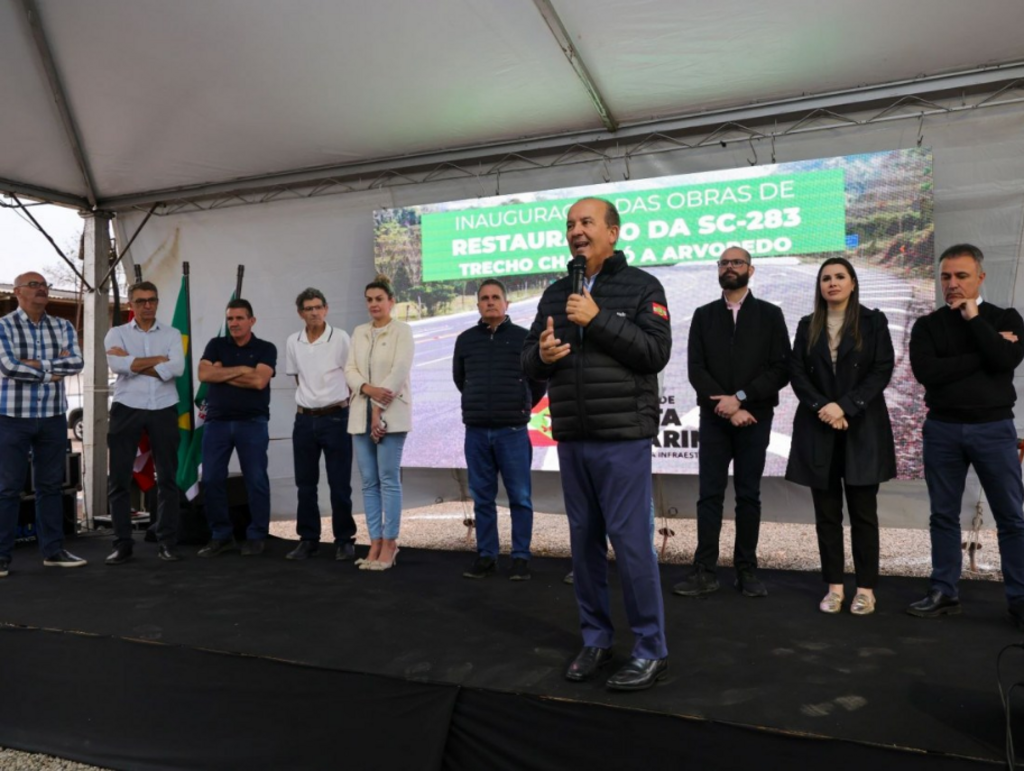 Jorginho Mello inaugura trecho restaurado da SC-283 entre Chapecó e Arvoredo no Oeste