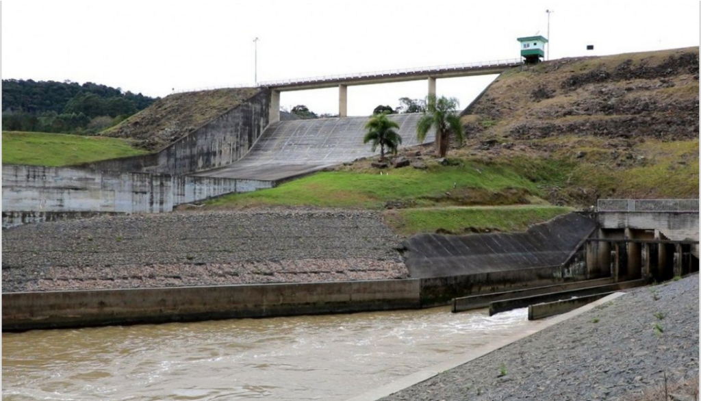 Defesa Civil de SC realiza manutenção inédita na Barragem de Ituporanga