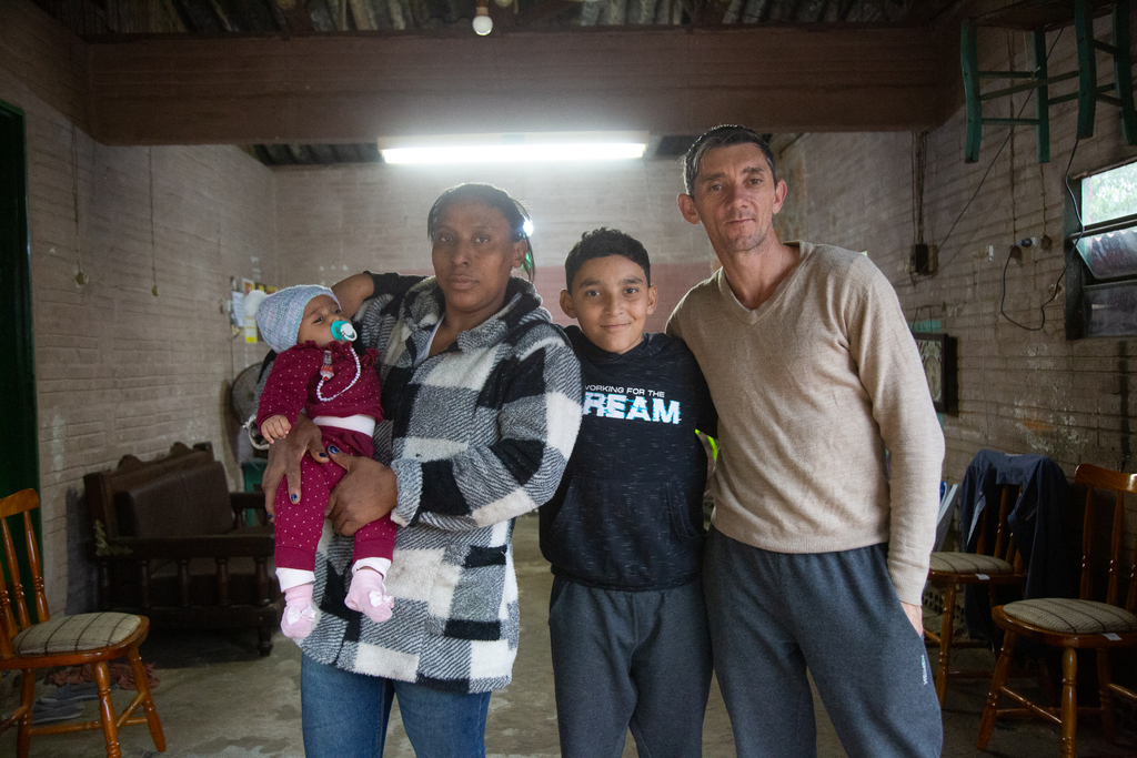 título imagem Família de Agudo que conquistou o Brasil com vídeos sobre a rotina no interior se muda para nova casa