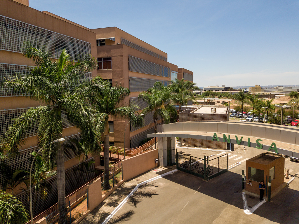 Foto: Rafa Neddermeyer (Agência Brasil) - Fachada do Prédio da Agência de Vigilância Sanitária ANVISA, em Brasília