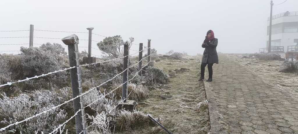  Fenômeno natural cria paisagem mágica no Morro das Antenas