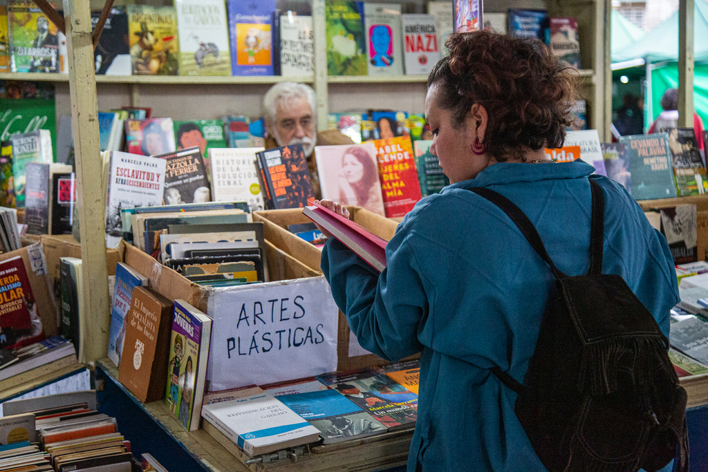 título imagem 📚 Feira do Livro: confira a programação do terceiro dia de feira na Praça Saldanha Marinho