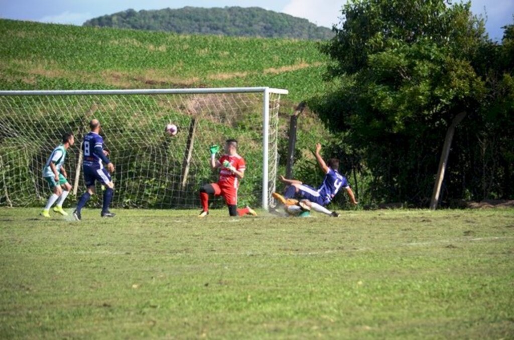 Sábado terá jogo