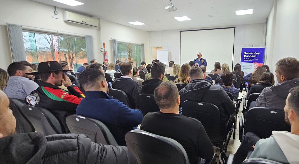 Coocam Recebe visita de Jovens Empreendedores, representantes de cerca de 40 municípios de SC, durante AGO do Cejesc em Campos Novos