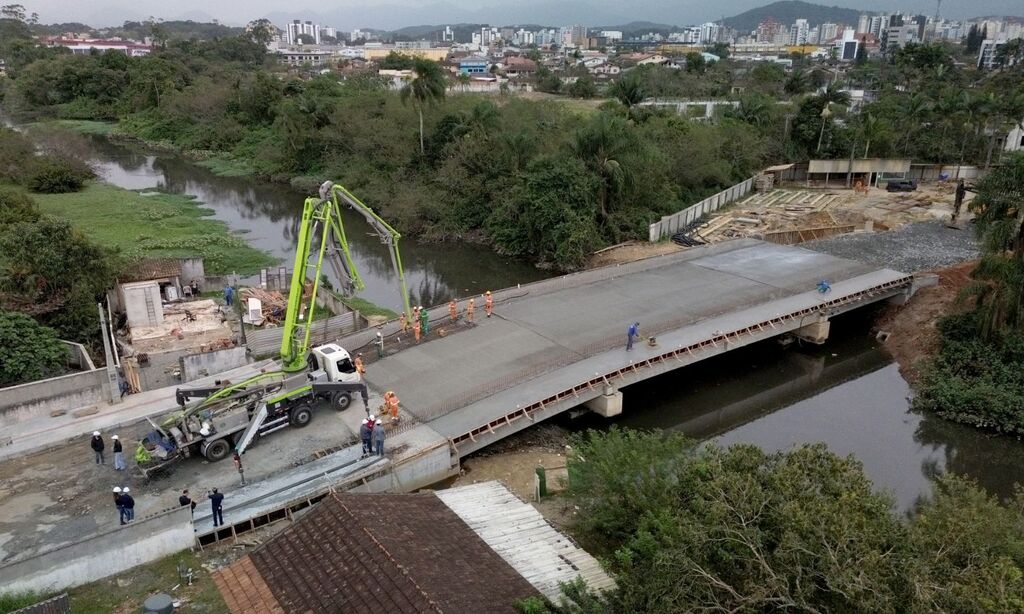 Ponte Nacar tem concretagem finalizada