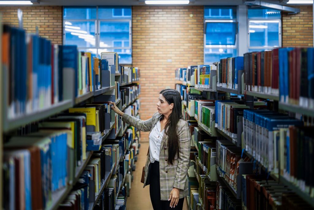 Universidade Gratuita e Fumdes: entenda as diferenças entre os programas estaduais de assistência estudantil