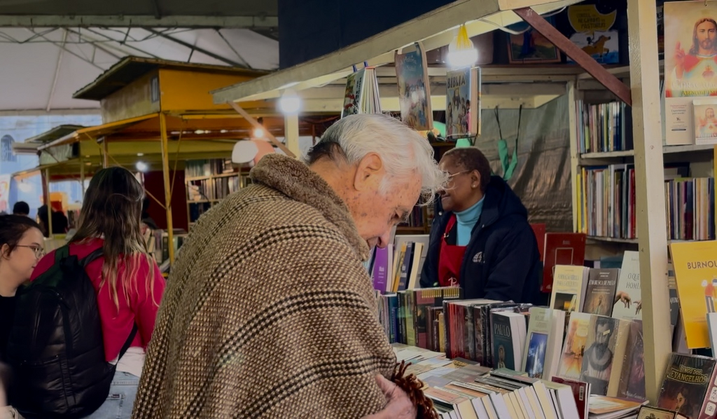 📚 Feira do Livro: confira a programação desta quarta-feira na Praça Saldanha Marinho