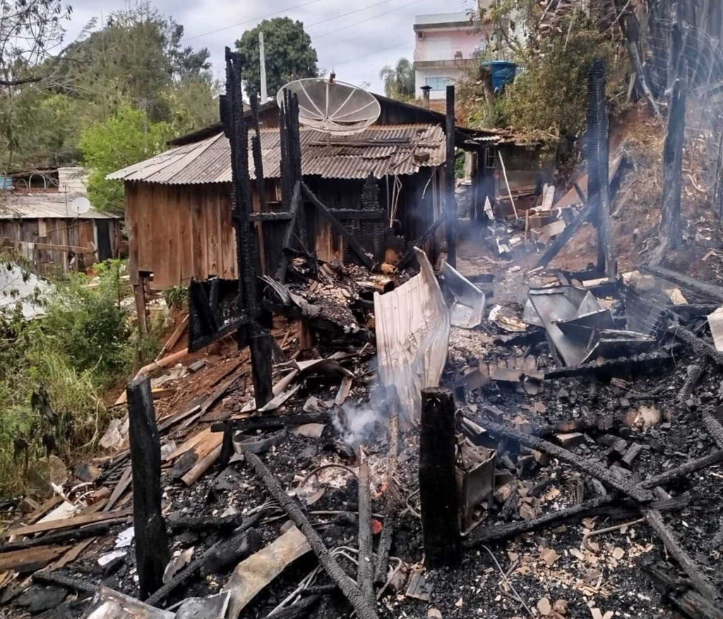 Incêndio em edificações unifamiliares é registrado na região