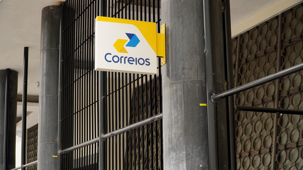 Correios deve lançar edital de concurso para cargos de níveis médio e superior em breve; salários chegam a R$ 6,8 mil