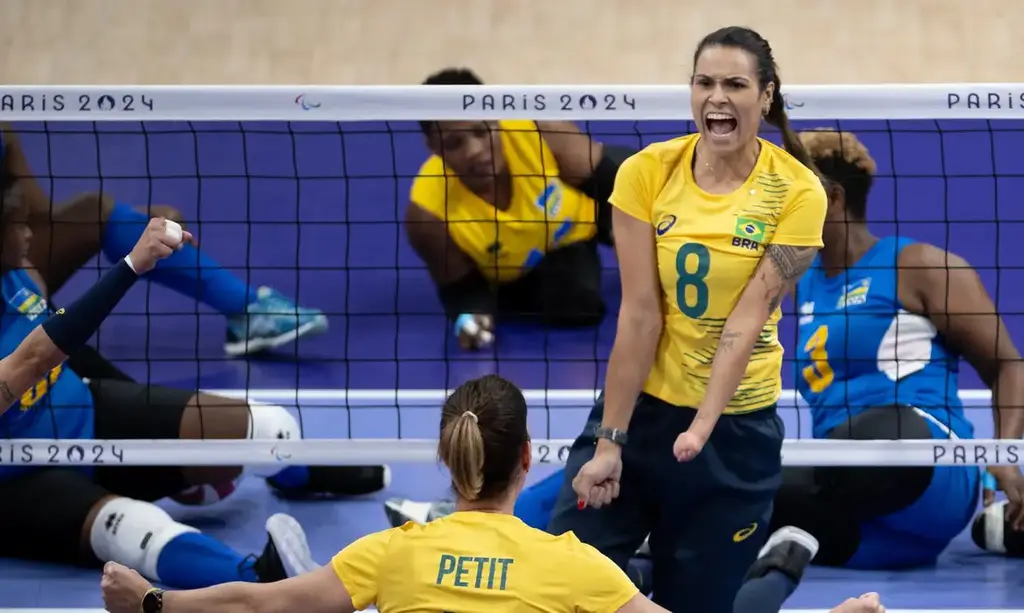 Brasil vence Ruanda na estreia do vôlei sentado feminino em Paris 2024