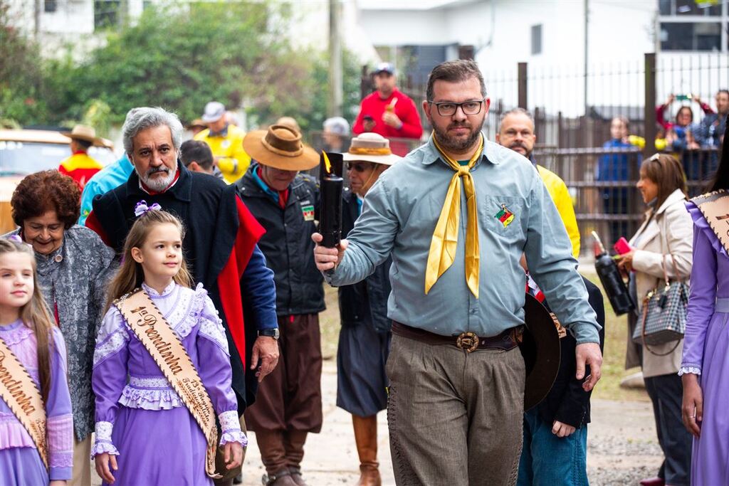 Centelha da Chama Crioula chega a Santa Maria