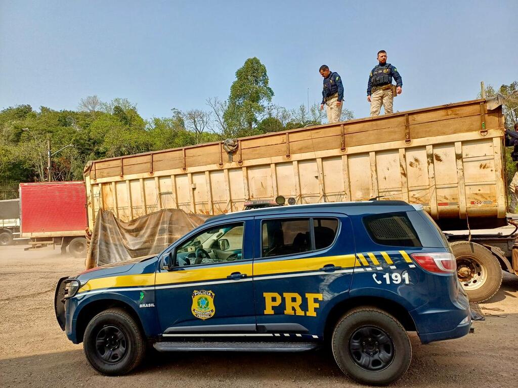 título imagem Caminhão com placa da região é apreendido com quase 5 mil quilos de drogas no norte do Estado