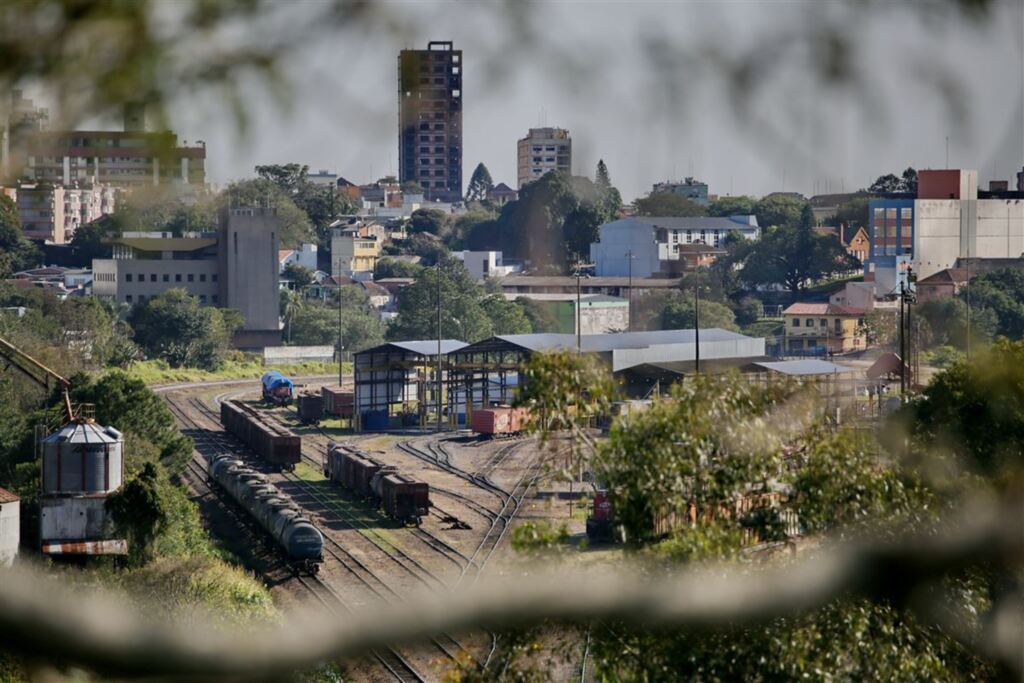 título imagem Governo estuda novo traçado para reativar ferrovias no Estado