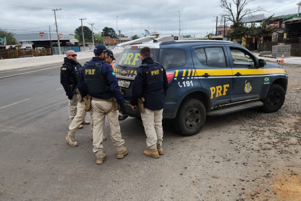 Foragido é preso pela PRF ao furar bloqueio durante a Maratona de Santa Maria