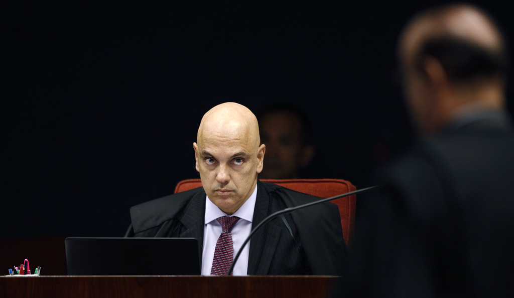 Moraes convoca 1ª Turma para julgar suspensão da plataforma X