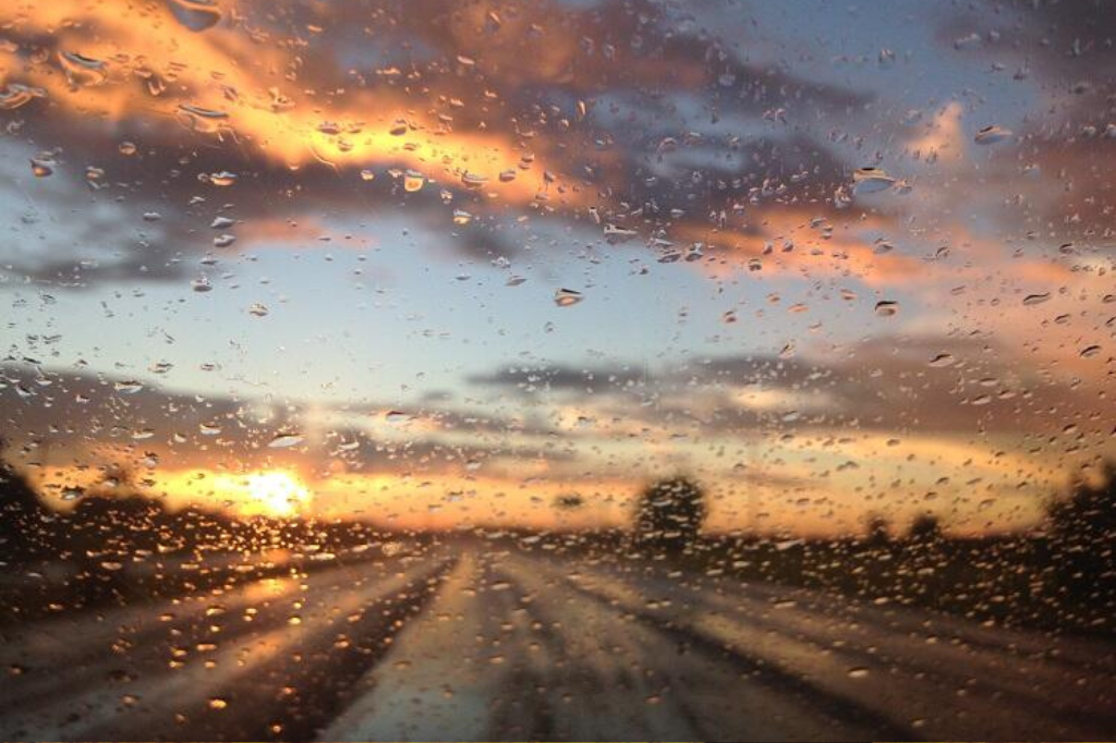 Previsão do tempo: dias mais quentes e chuva a vista