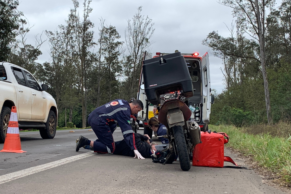 Acidente com motociclista deixa trânsito lento na Faixa Nova de Camobi