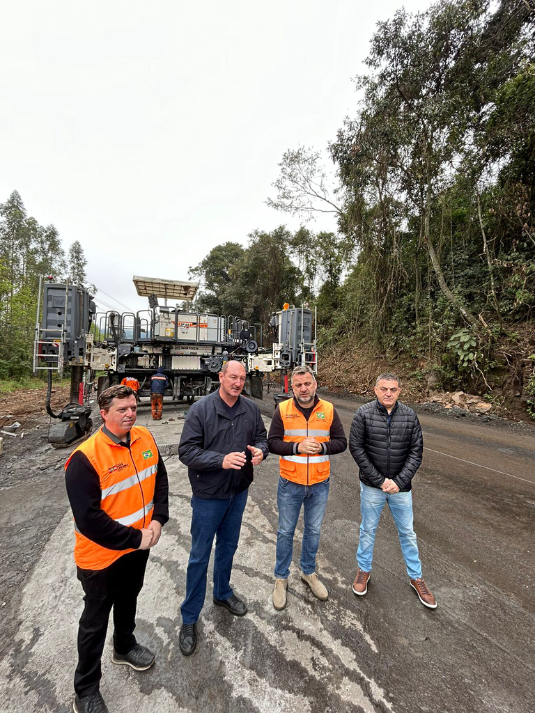  De Nadal faz vistoria de obras rodoviárias no Oeste com secretário da Infraestrutura 