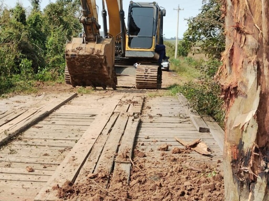 título imagem Serviço de manutenção bloqueia por tempo indeterminado ponte entre Santa Maria e São Pedro do Sul no distrito de Boca do Monte