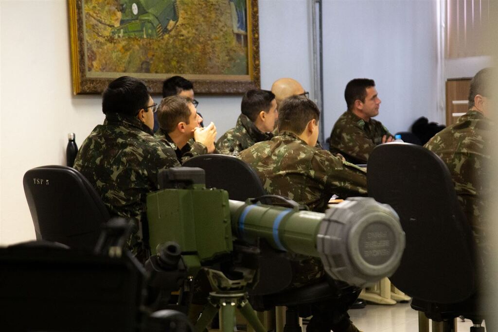 Centro de Instrução de Blindados de Santa Maria é o primeiro a receber treinamento de novos mísseis israelenses