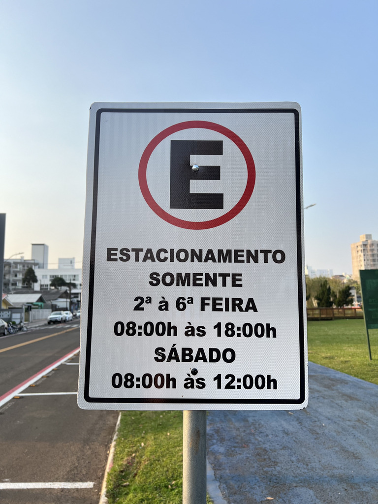 Agora pode estacionar na ciclovia da Praça do Lago?