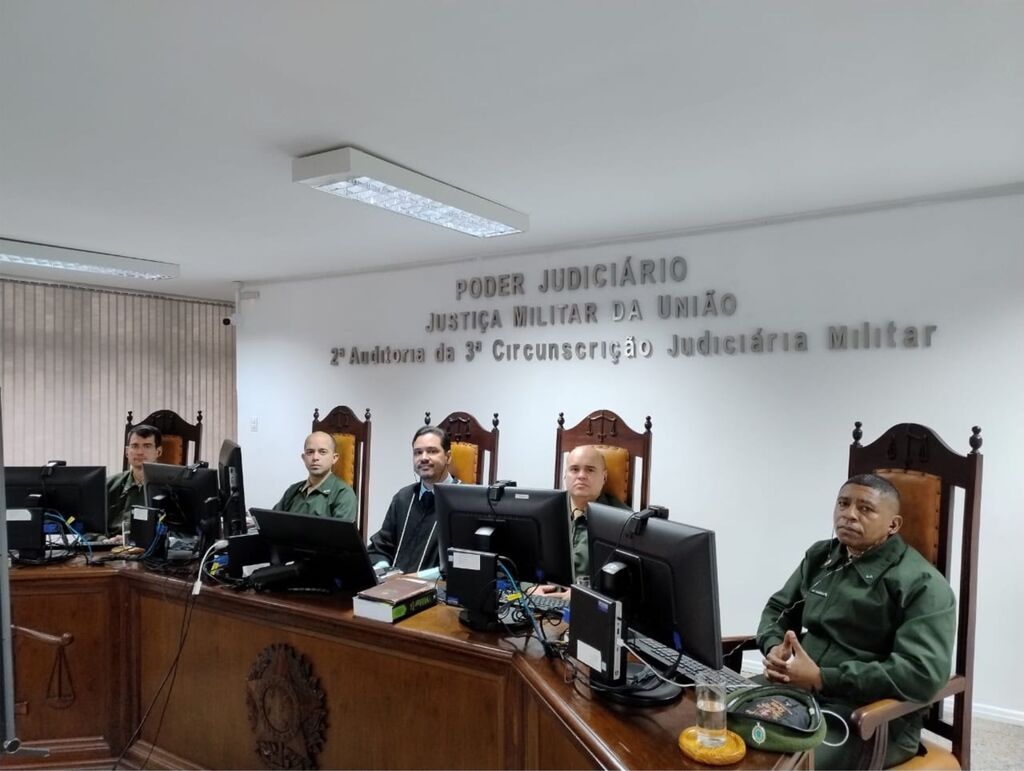 Estudantes da URCAMP acompanham audiência na Auditoria de Bagé