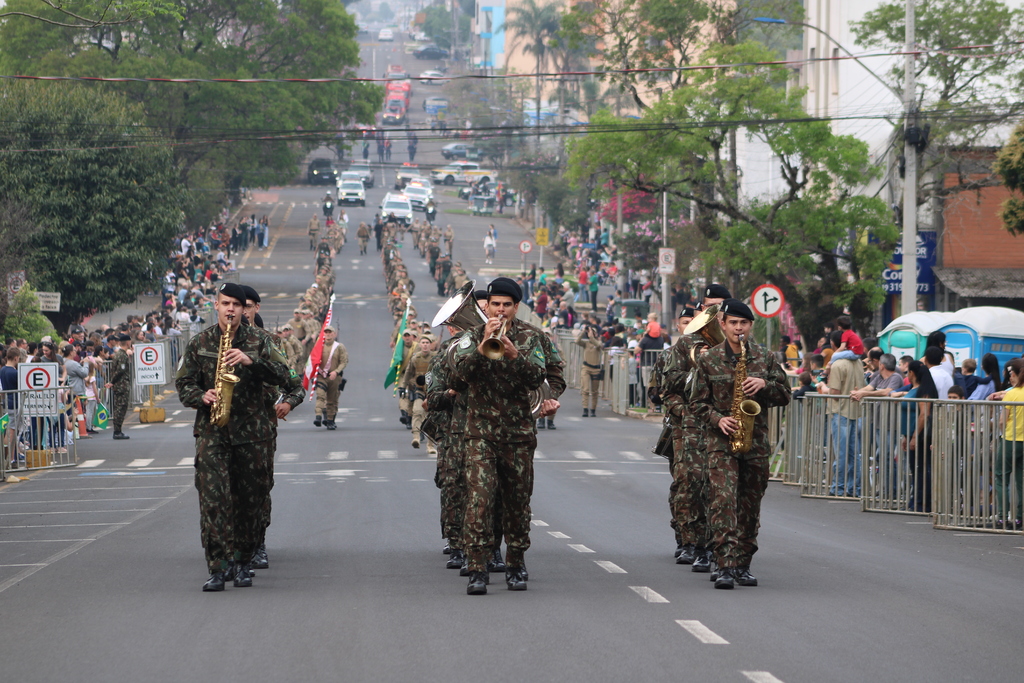 Desfile Militar é realizado neste sábado em São Miguel do Oeste