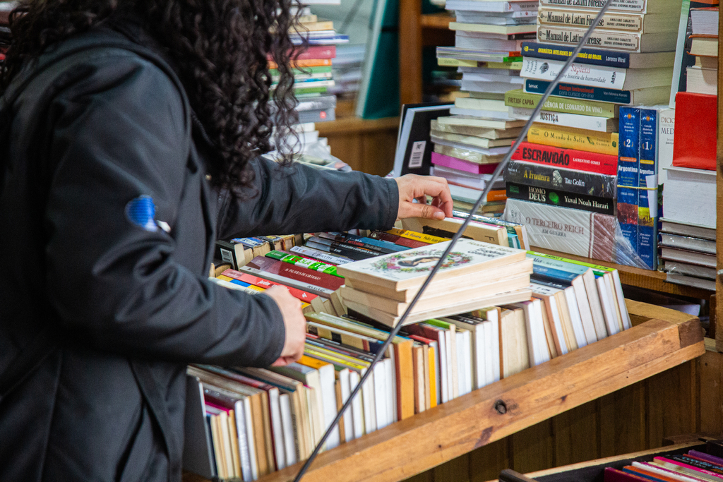 Feira do Livro 2024 registra aumento de 8,5% nas vendas em relação ao ano passado