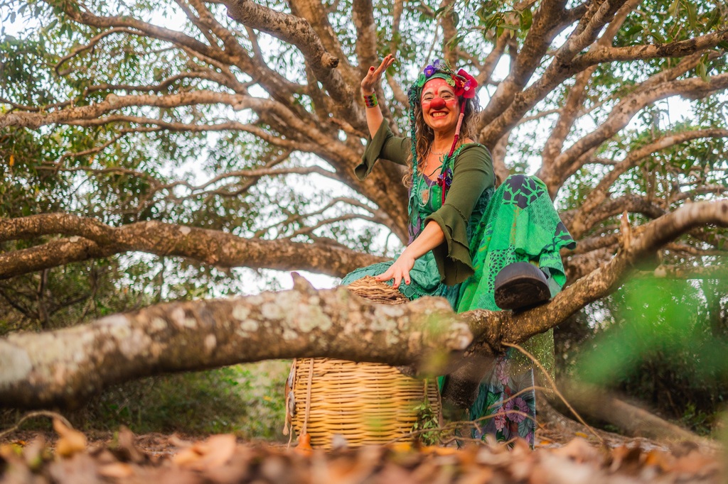 Teatro, contação de história e palhaçaria conectam estudantes à cultura do litoral catarinense