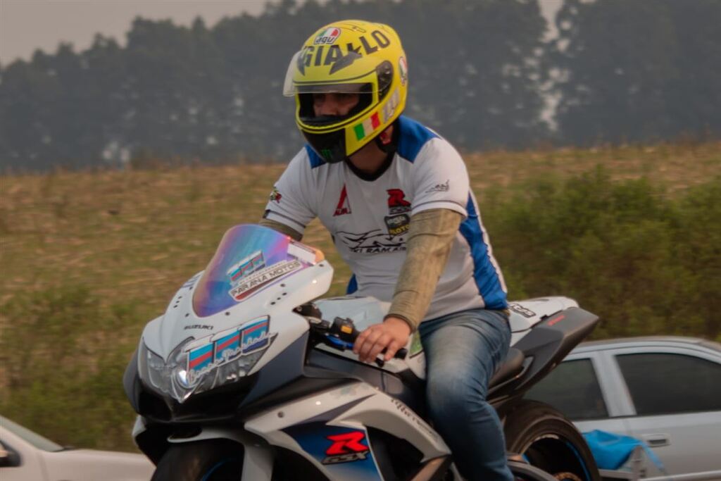 Foto: Adrian Levandovski dos Santos - Bruno Machado competiu em arrancadas de motos em Santiago