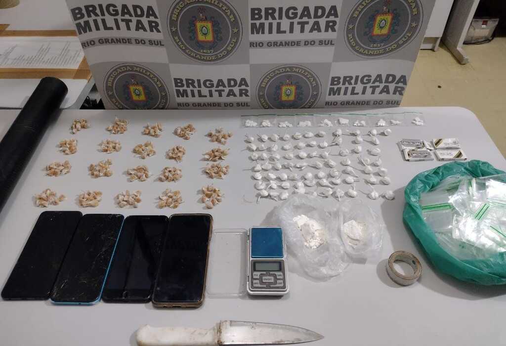 Quatro homens são presos por tráfico de drogas em cidade da região