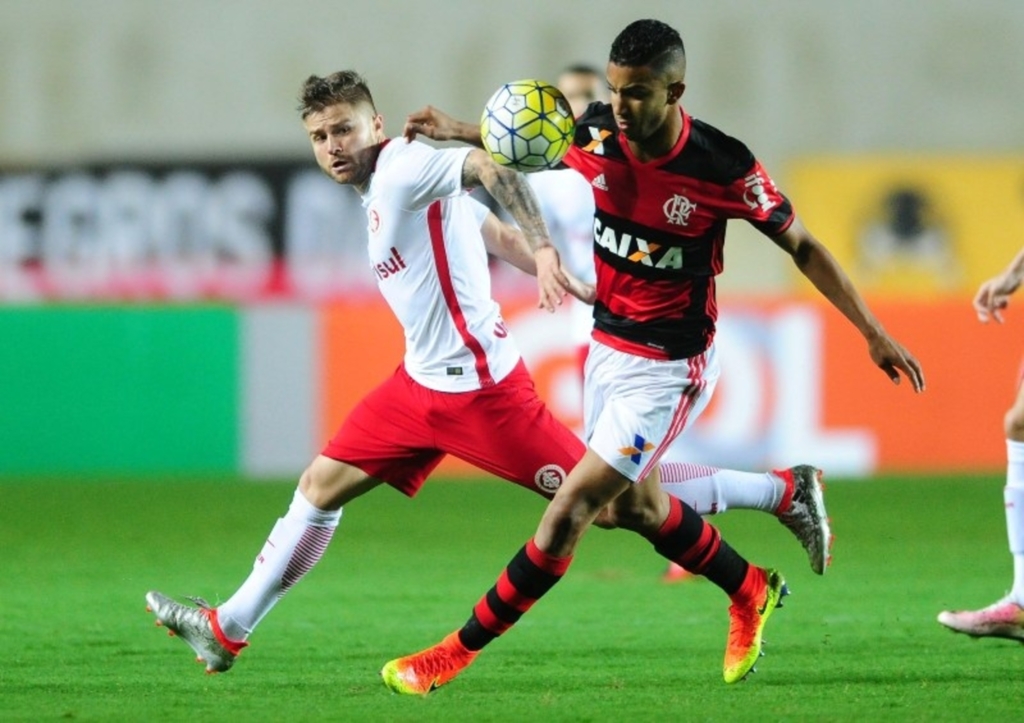 Flamengo vence o Inter por 1 a 0