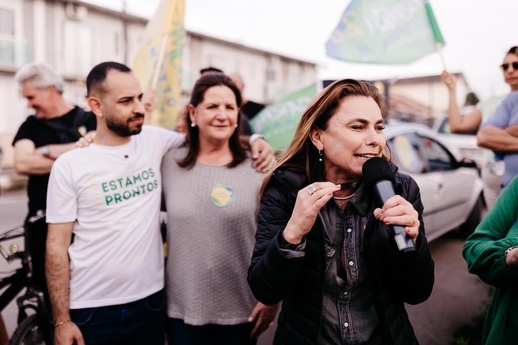 Carmen Zanotto e Jair Júnior realizam caminhadas nos bairros Penha e Tributo com apoio dos Deputados Estaduais Lucas Neves e Paulinha