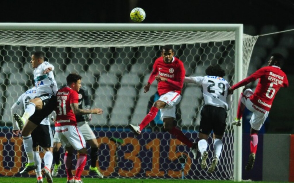 Coritiba e Internacional empatam no Couto