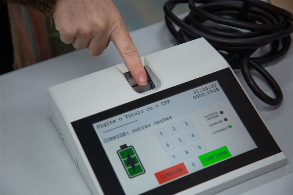 Eleições 2024: TSE alerta eleitores sobre biometria e o direito ao voto