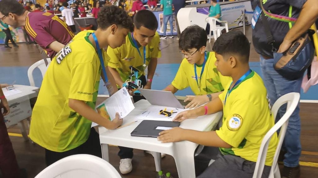 Uruguaiana conquista medalha de bronze em competição nacional de robótica