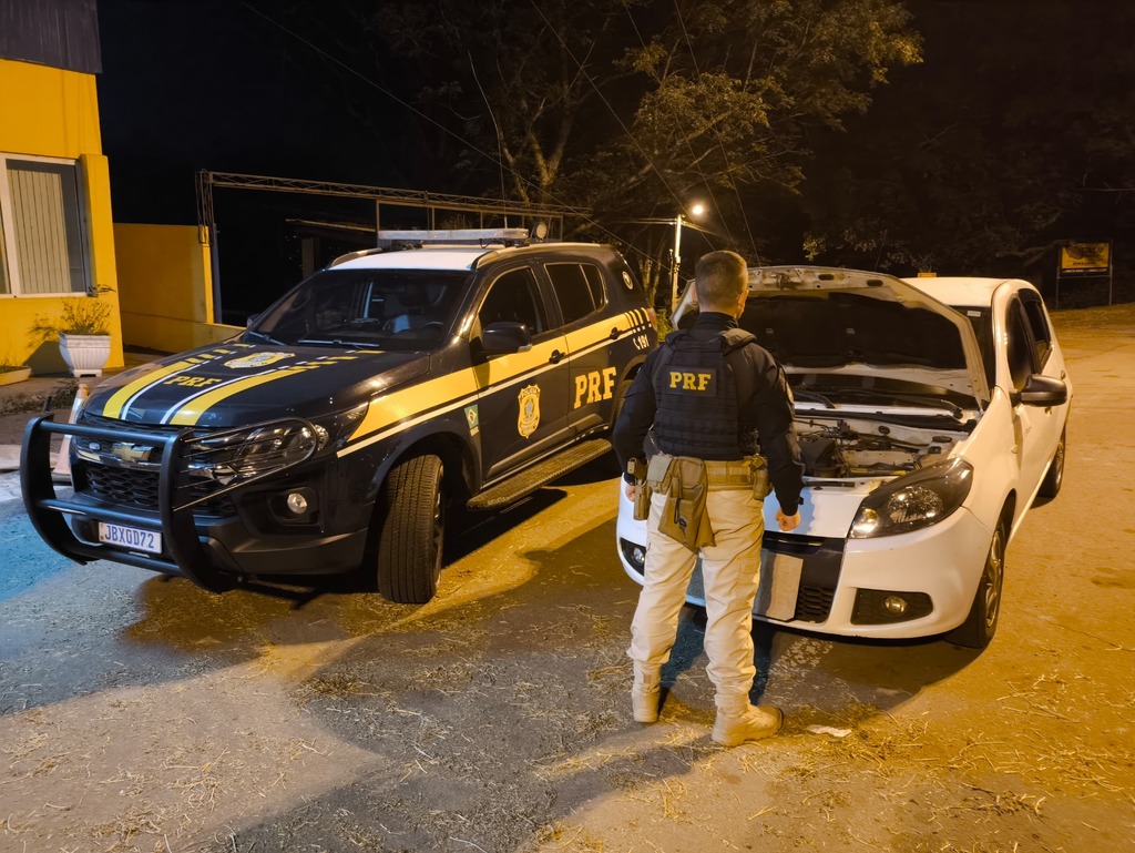 Carro furtado há três meses em cidade da região é recuperado pela PRF em Santa Maria