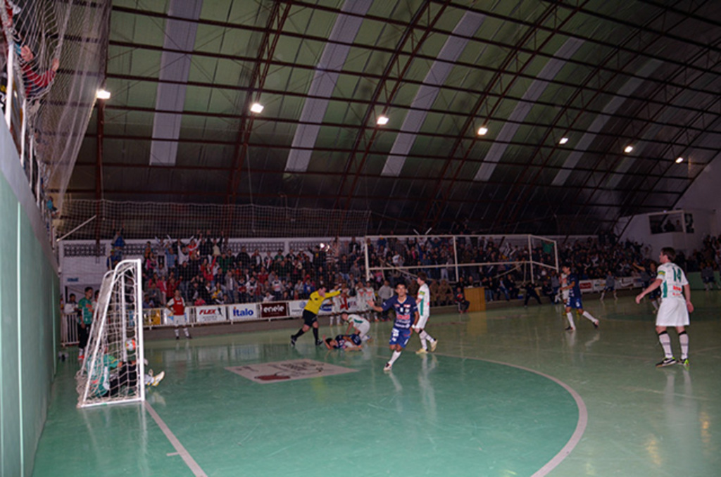 Futsal São Lourenço fica nas oitavas