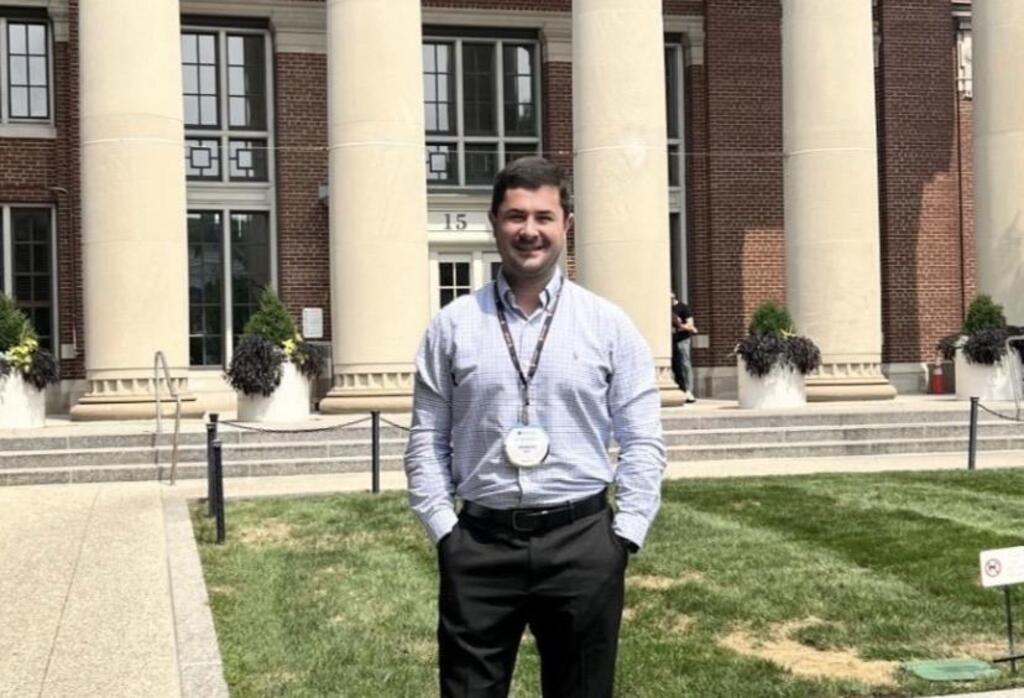 Médico lageano participa de evento em Harvard