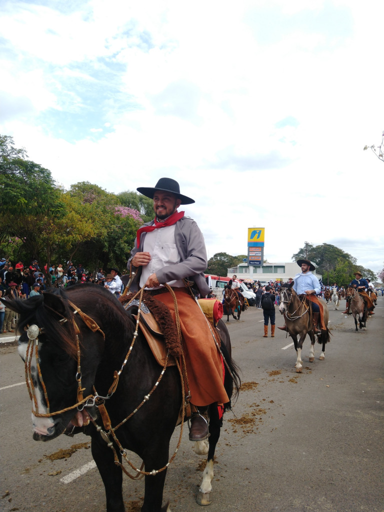 Previsão de sol entre nuvens para o Desfile Farroupilha