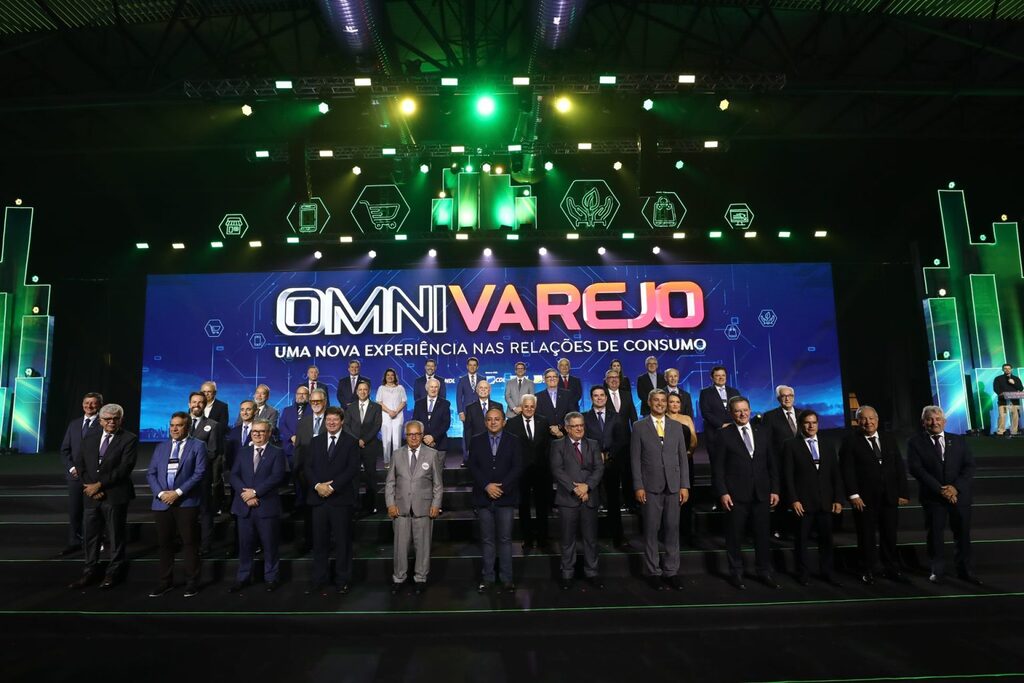 Abertura do Omnivarejo 2024 destaca inovação e conexão como chaves para o futuro do varejo