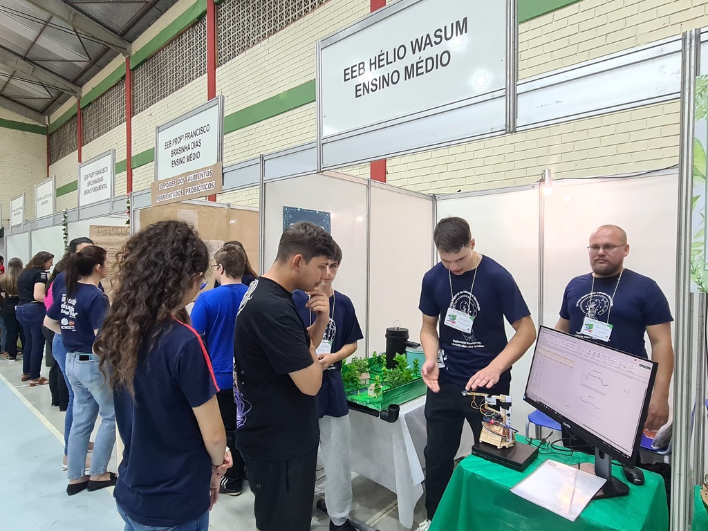 Feira de Ciência e Tecnologia envolve alunos da regional