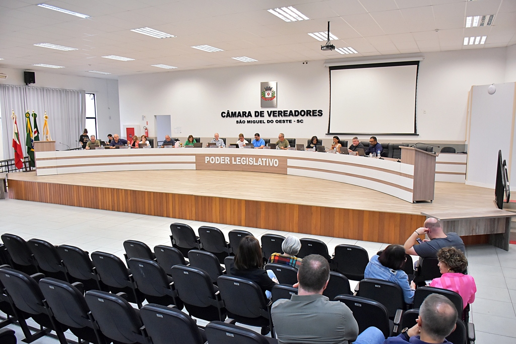 Câmara aprova revisão do Plano Plurianual para 2025