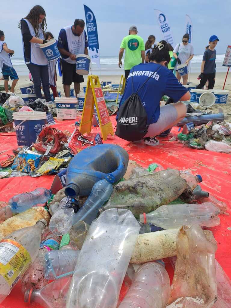 Comunidade se une pela preservação das praias em São Francisco do Sul